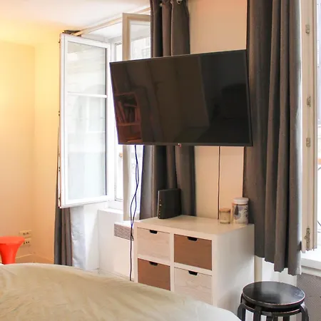 Appartamento For 2 - Near Musée Grévin Parigi